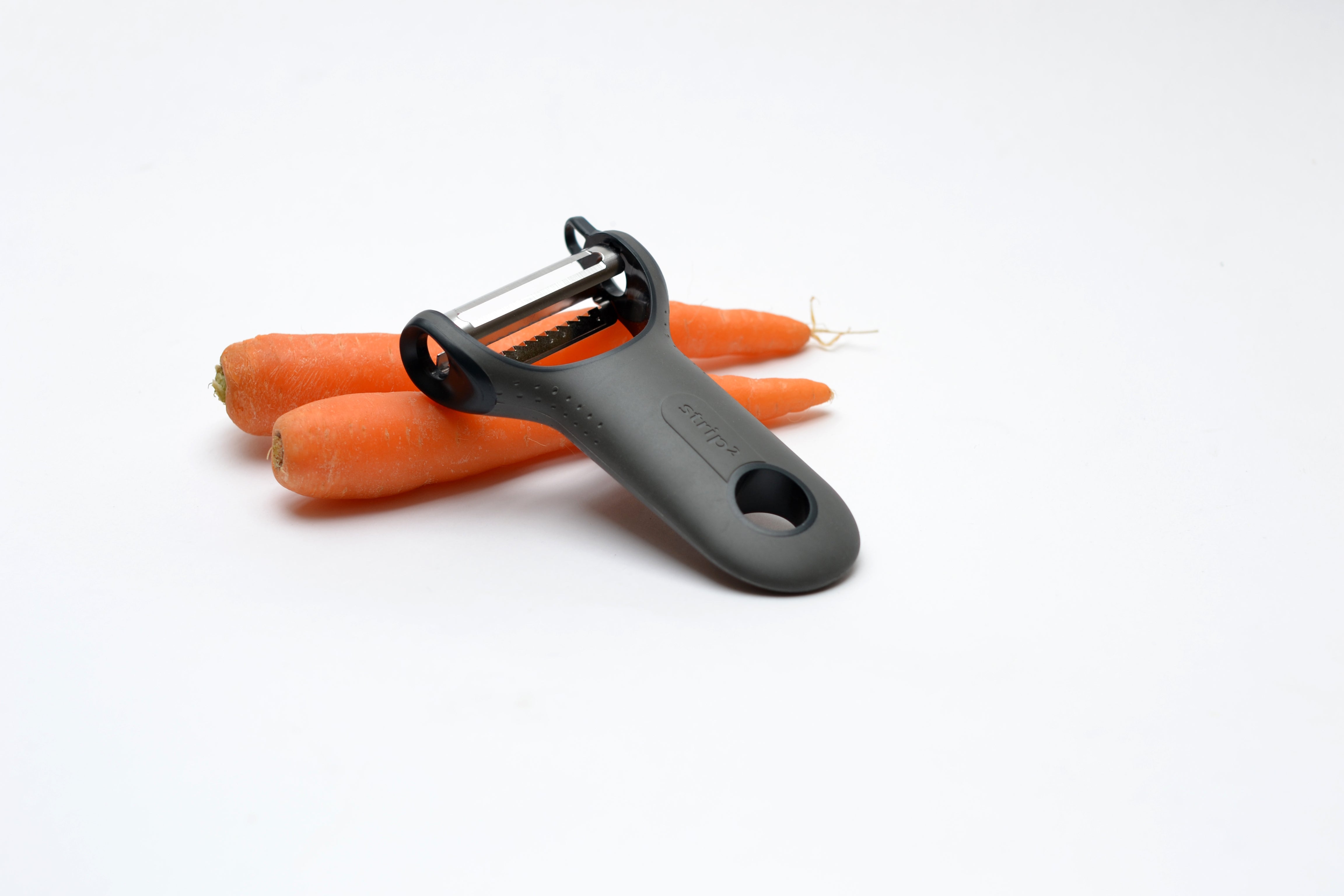Strip² - Julienne and Vegetable Peeler - clever multi-functional tool  juliennes in one effortless stroke. Innovative and colourful Kitchen  Utensils and gadgets by Üutensil